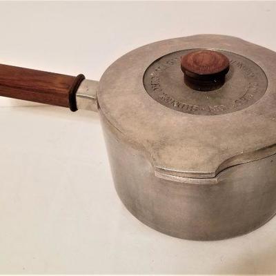 Lot #184  MAGNALITE Pot - wooden handle