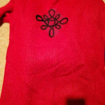 MB-265:  Sweaters size small