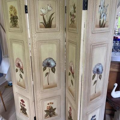 Lot # 731 Folding Floral Screen 