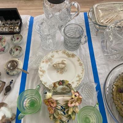 Lot # 751 Glass / Limoge Lot 