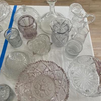 Lot # 759 Antique glassware lot 
