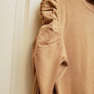 MB-279:   New Sweater size Med. 