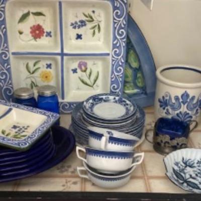 Lot #779 Blue and White Pottery /China Lot 