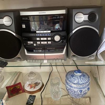 Lot # 781 Magnavox Stereo with decor 