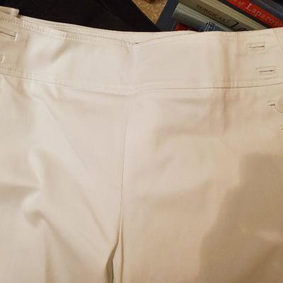 MB-285 New white Anne Klein pants size 8