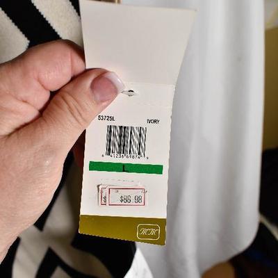 B3-102: New Womens Clothing Lot