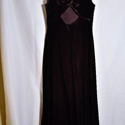 B3-105: Niki Gown