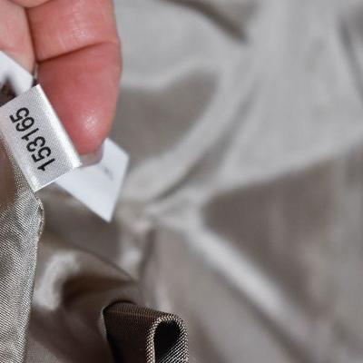 B3-107: Womens Size 8 Anne Taylor Suit