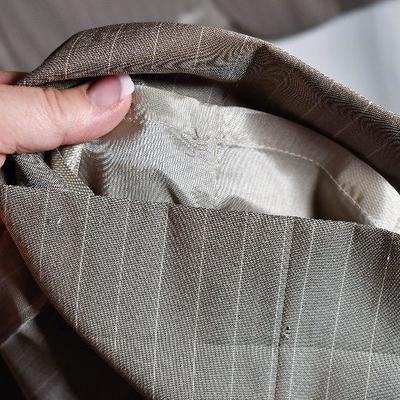 B3-107: Womens Size 8 Anne Taylor Suit