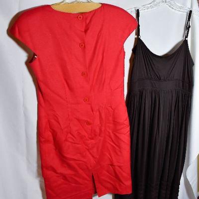 B3-108: Womens Size 4 dresses
