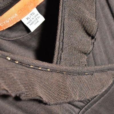 B3-108: Womens Size 4 dresses