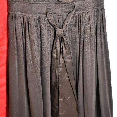 B3-108: Womens Size 4 dresses