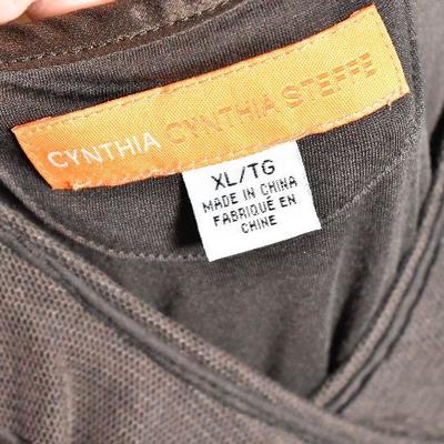 B3-108: Womens Size 4 dresses