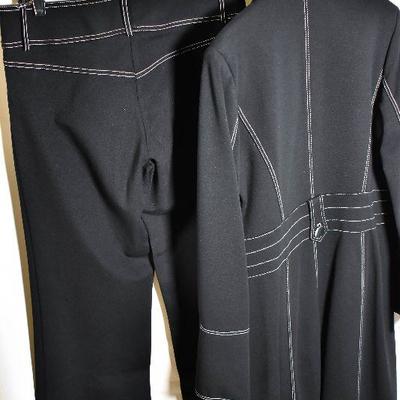 B3-110: Contour Collection size Medium Suit