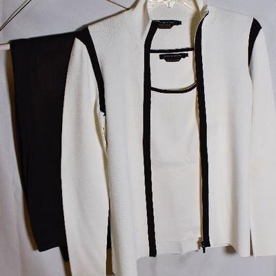 B3-114: Adrienne Vittadini Size 4 lot