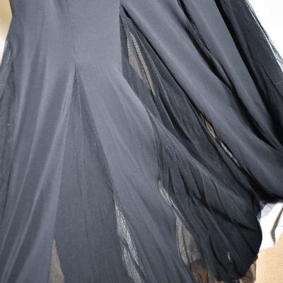 B3-119: Stunning Long Silky Black Gown!