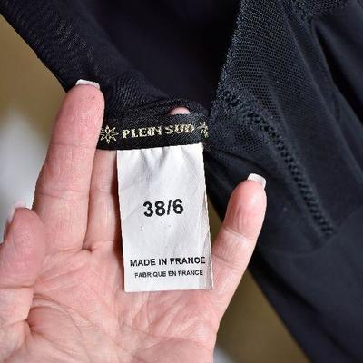 B3-119: Stunning Long Silky Black Gown!