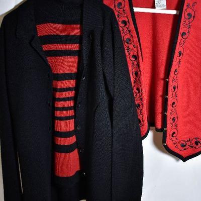 B3-127: Womens Jacket / Sweater Lot