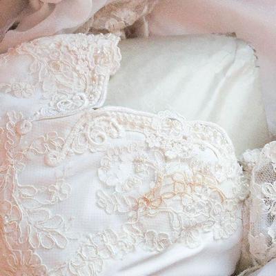 CL1: wedding dress