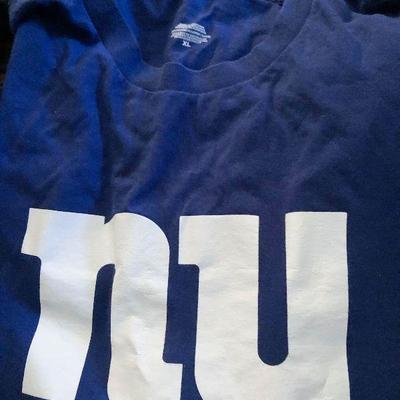CL21: Mens NY Giants Clothing Lot