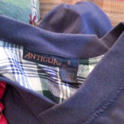 CL21: Mens NY Giants Clothing Lot