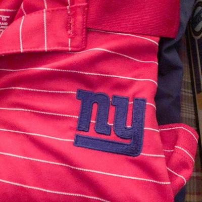 CL21: Mens NY Giants Clothing Lot