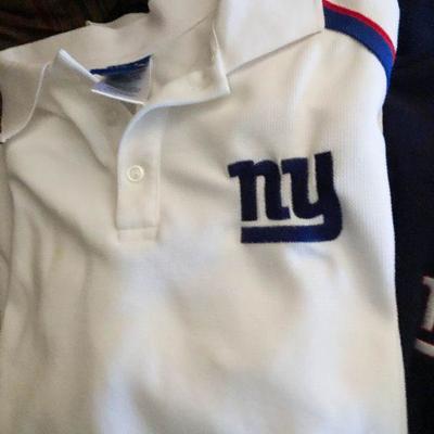 CL22: Mens NY Giants Clothing Lot