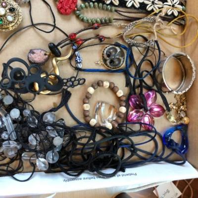 125. Jewelry, Necklaces and Bracelets