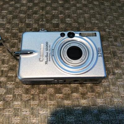131. Miscellaneous Electronics, Travel Plugs, Cameras