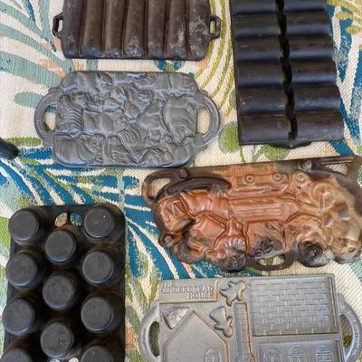 Lot # 837 Cast iron Molds, Bakeware 