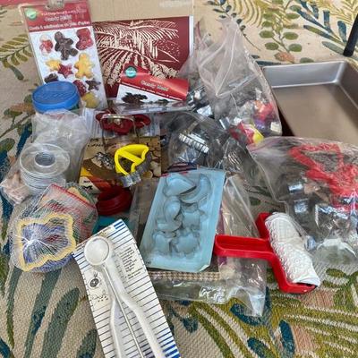 Lot #838 Cookie cutter lot 