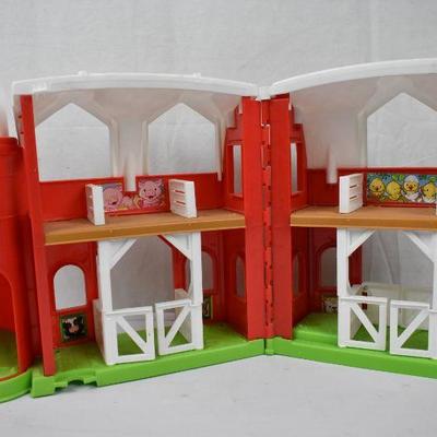 Fisher Price Barn Toy. No accessories. Date Code 0587T2