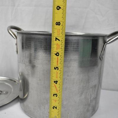 Small Stock Pot, unbranded, with lid