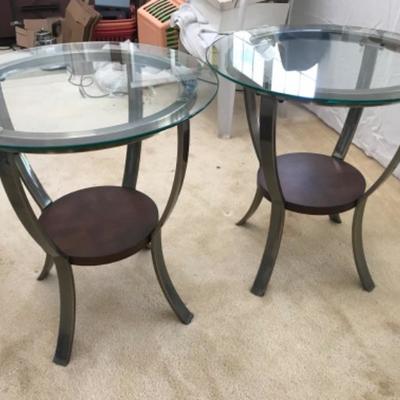 Lot # 905 3pc Glass top Table set 