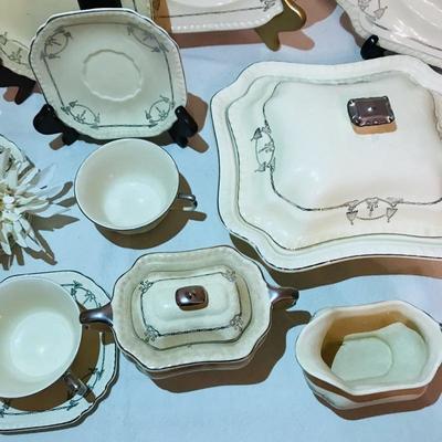 Lot 72 Salem Heirloom Platinum Alloy 