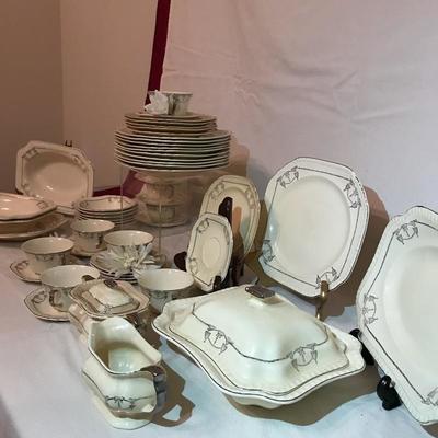 Lot 72 Salem Heirloom Platinum Alloy 