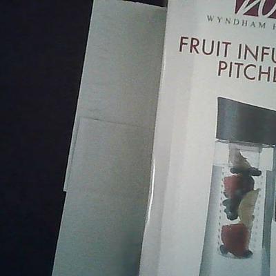 FRUIT INFUSION PICTHER