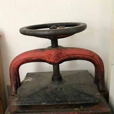 Lot # 1231 Antique Hand Crank Press