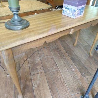 Nice wooden sofa table / hall table
