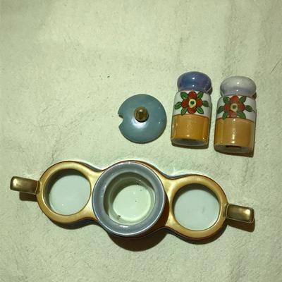 Lot 84 Salt & Pepper Shaker Set