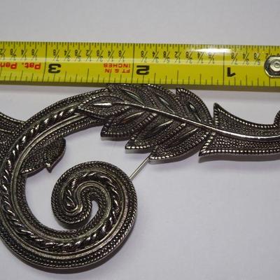 Victorian Scroll Pin, Brooch