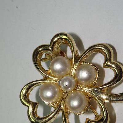 Sweet 4 Leaf Clover Pearl Pin, Brooch 