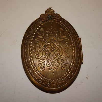 Vintage Gold Tone Over sized Photograph Locket