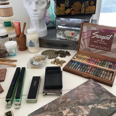 Lot # 1260  A hodgepodge of art supplies