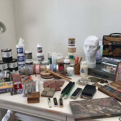 Lot # 1260  A hodgepodge of art supplies