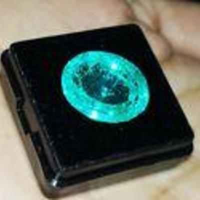 beautiful emerald certified gemstone