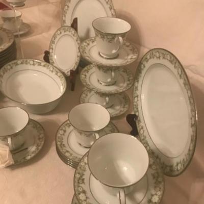 Lot 85 Fine China Noritake