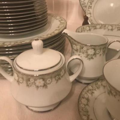Lot 85 Fine China Noritake