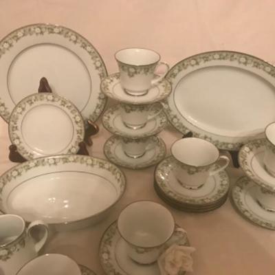 Lot 85 Fine China Noritake