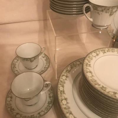 Lot 85 Fine China Noritake